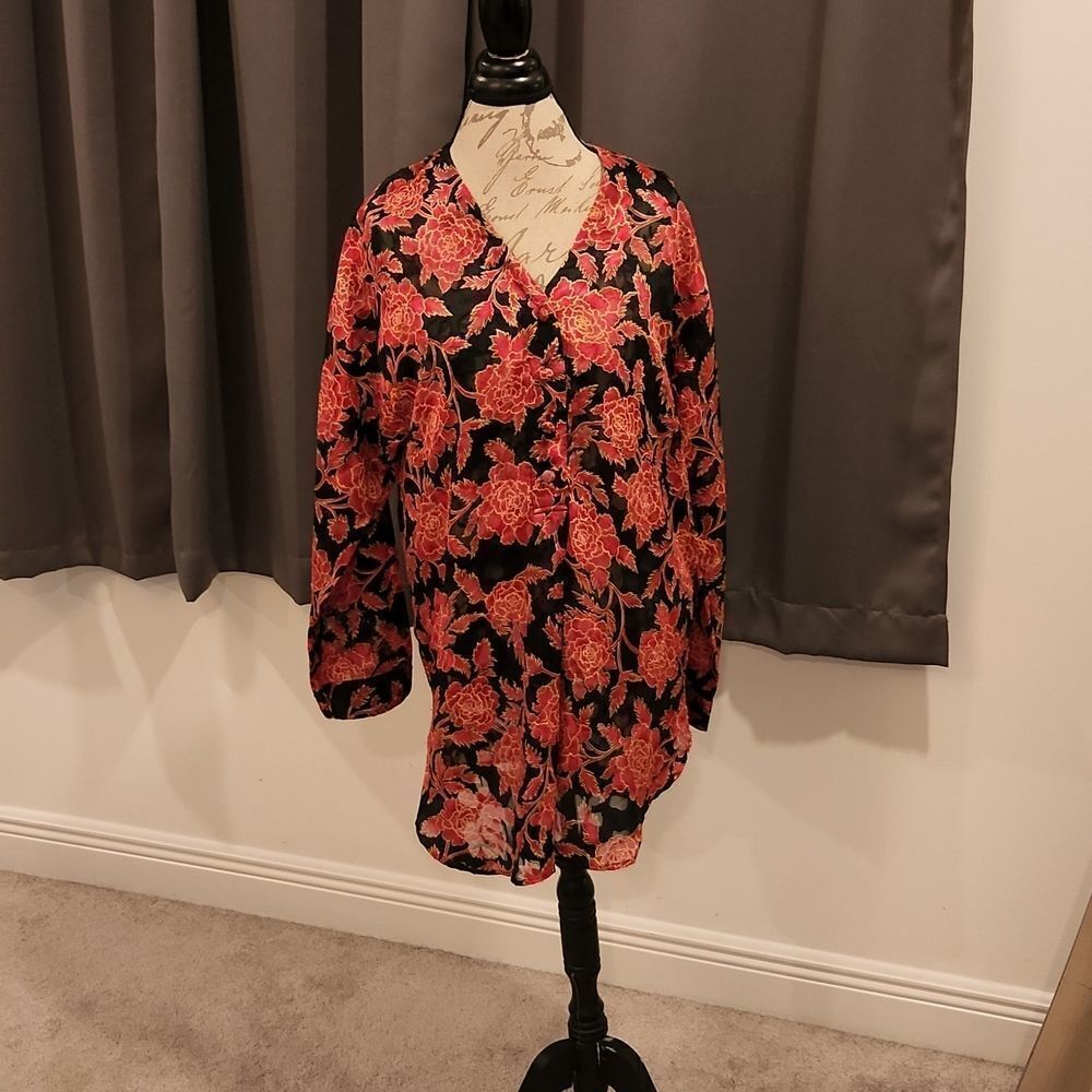 Gold label vintage Victorias secret red and black nightgown size M